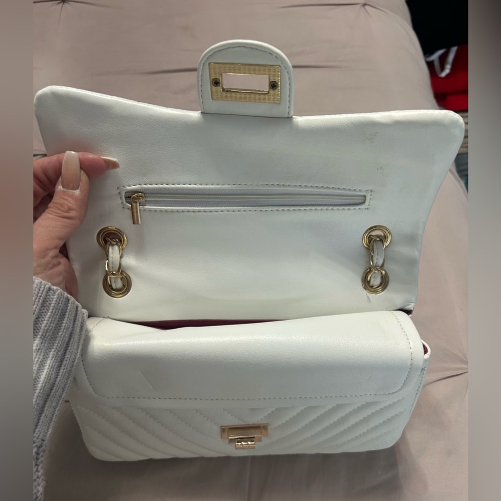 Brand New Elegant White Quilted Chain Shoulder Bag - Picture 2 of 5